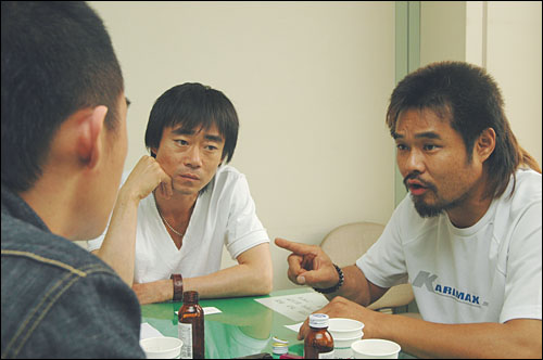 13일 한국방송연기자노동조합 사무실에서 만난 김범석 위원장과 오세영 부위원장. 